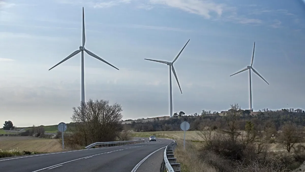 Imagen de archivo de molinos del parque eólico de Talavera. - X.SANTESMASSES