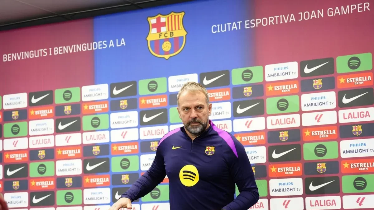 Hansi Flick, ayer durante su comparecencia ante los medios de comnuniación. - EFE