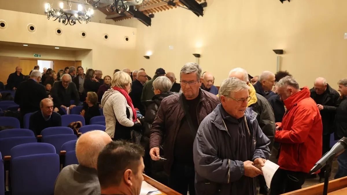 Las votaciones que se llevaron a cabo el pasado martes en Mollerussa donde ganó el no a modernizar. - JOAN GÓMEZ