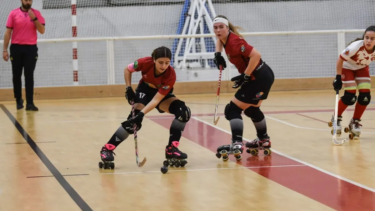 Ona Moreno, a la derecha en una imagen de archivo, fue la autora ayer del gol del Alpicat. - HÉCTOR KEUDELL