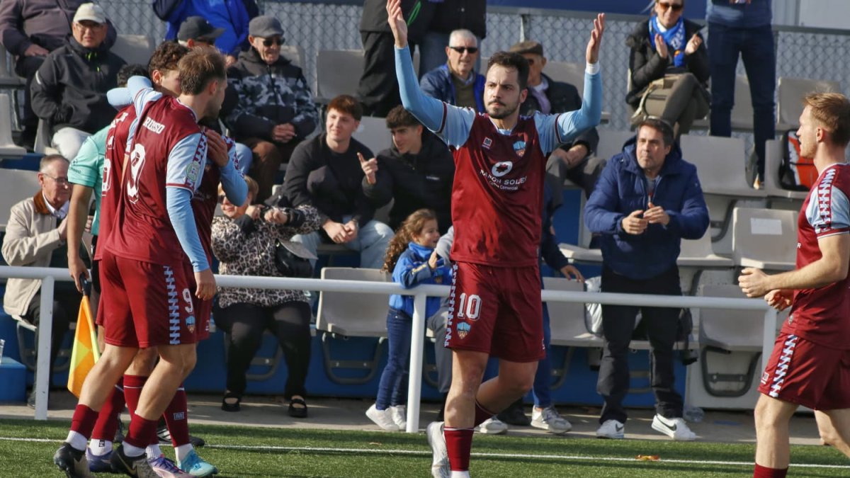 Una imatge del partit del Lleida al camp del San Cristóbal.