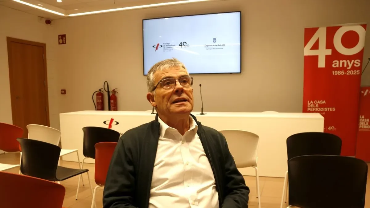 El exdirector del Museu de Lleida Josep Giralt, en la sede del Col·legi de Periodistes de Lleida. - ACN