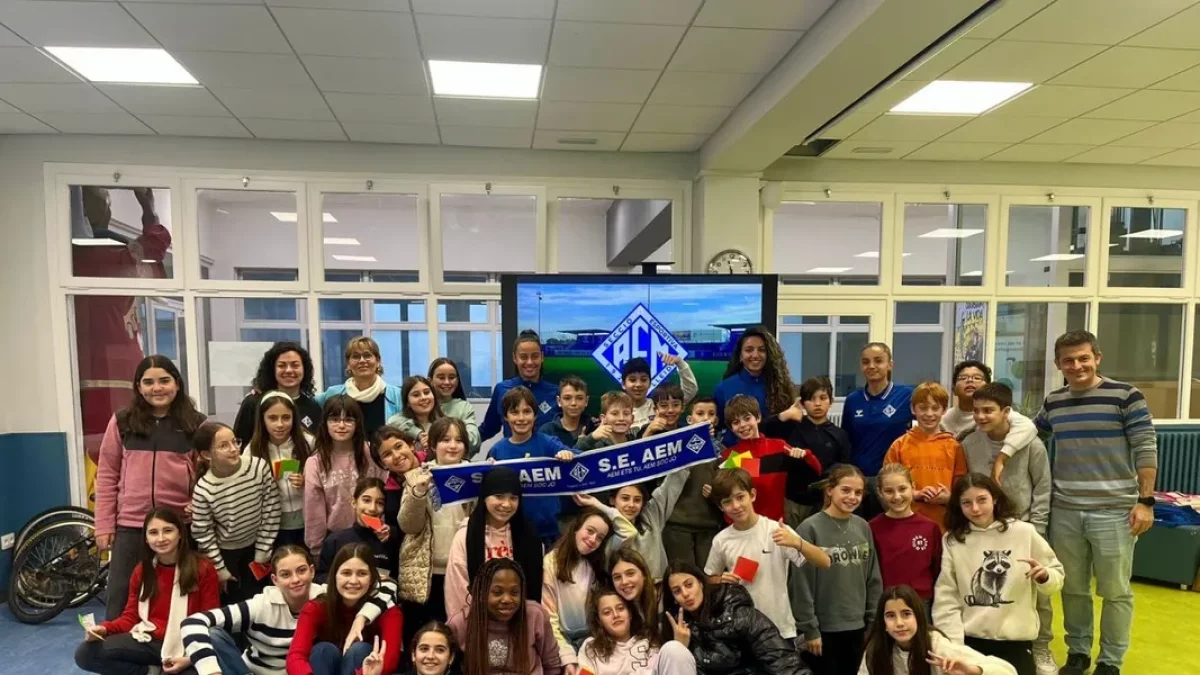 Visita de tres jugadores de l’AEM als alumnes de Maristes - SE AEM