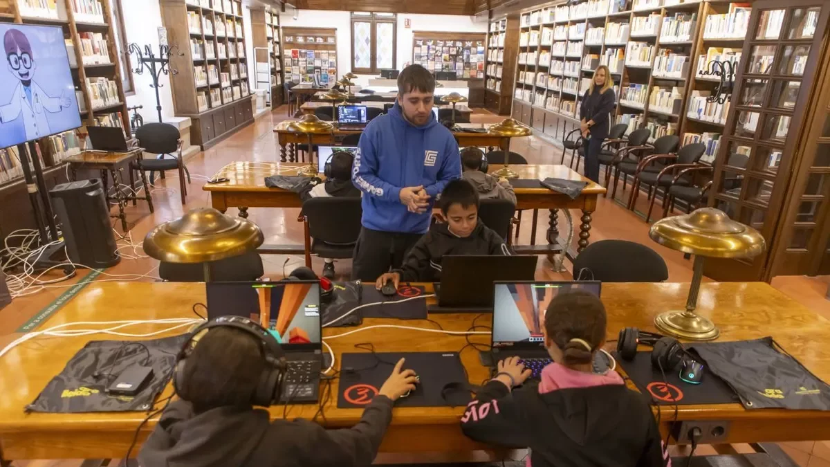 Estudiants lleidatans s’endinsen a l’IEI de la mà de Minecraft - JORDI ECHEVARRIA