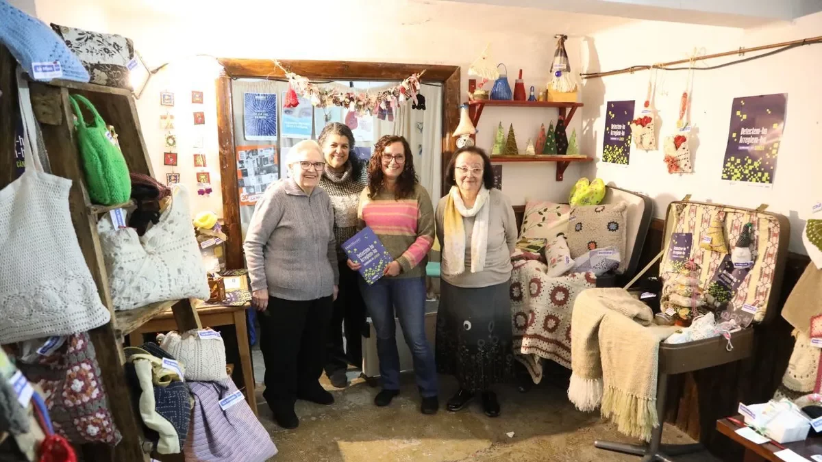 Botiga solidària a Rialp per contribuir a La Marató amb la venda d’artesania. - AJUNTAMENT DE VALLBONA DE LES MONGES