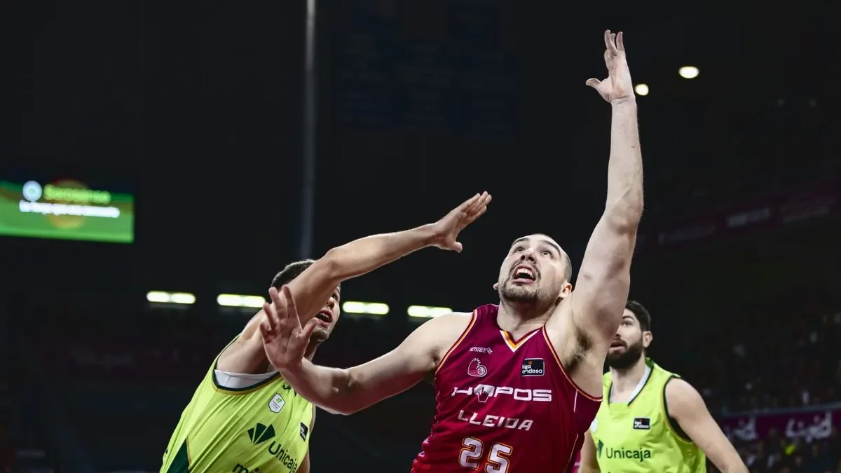 Cameron Krutwig reconoce que al equipo le falta regularidad. - ACB PHOTO/POL PUERTAS