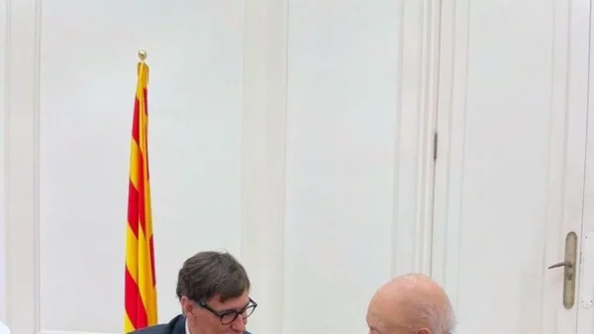 Salvador Illa va mantenir divendres una reunió al Palau de Pedralbes amb Jordi Pujol. - EFE/GENERALITAT