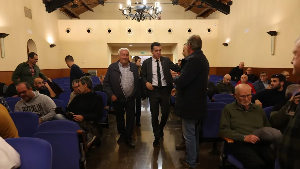 Ordeig i Ros van presidir ahir l’assemblea extraordinària. - J.GÓMEZ