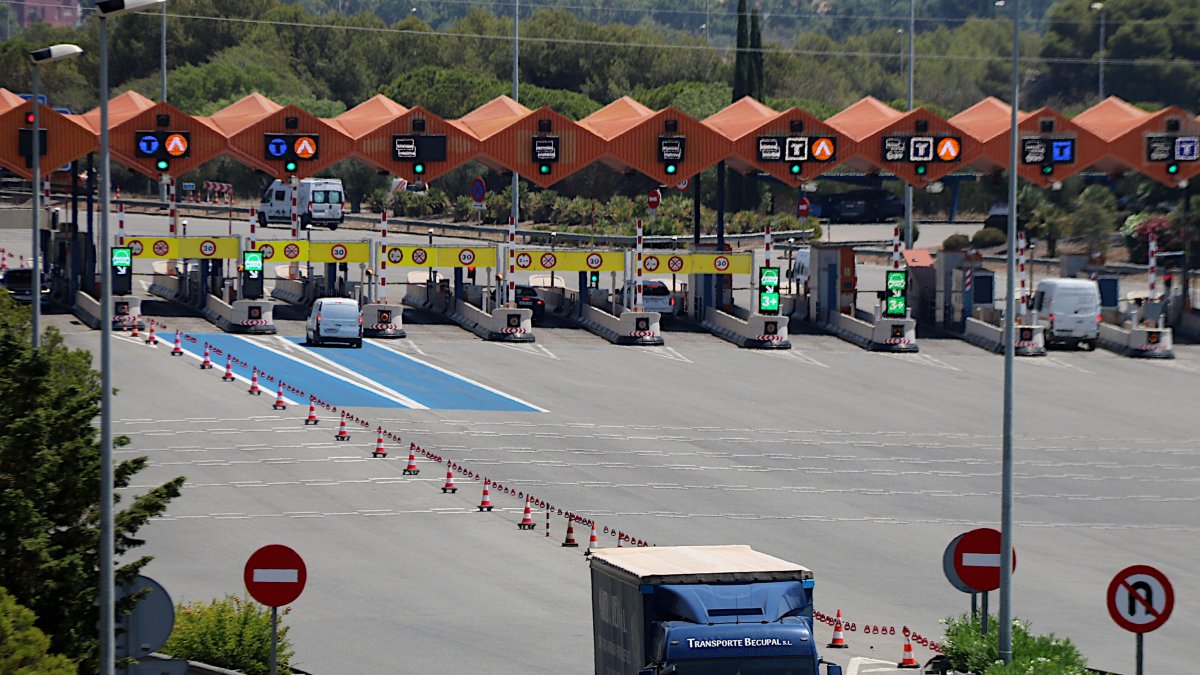 Peatge de Cubelles a la C-32.