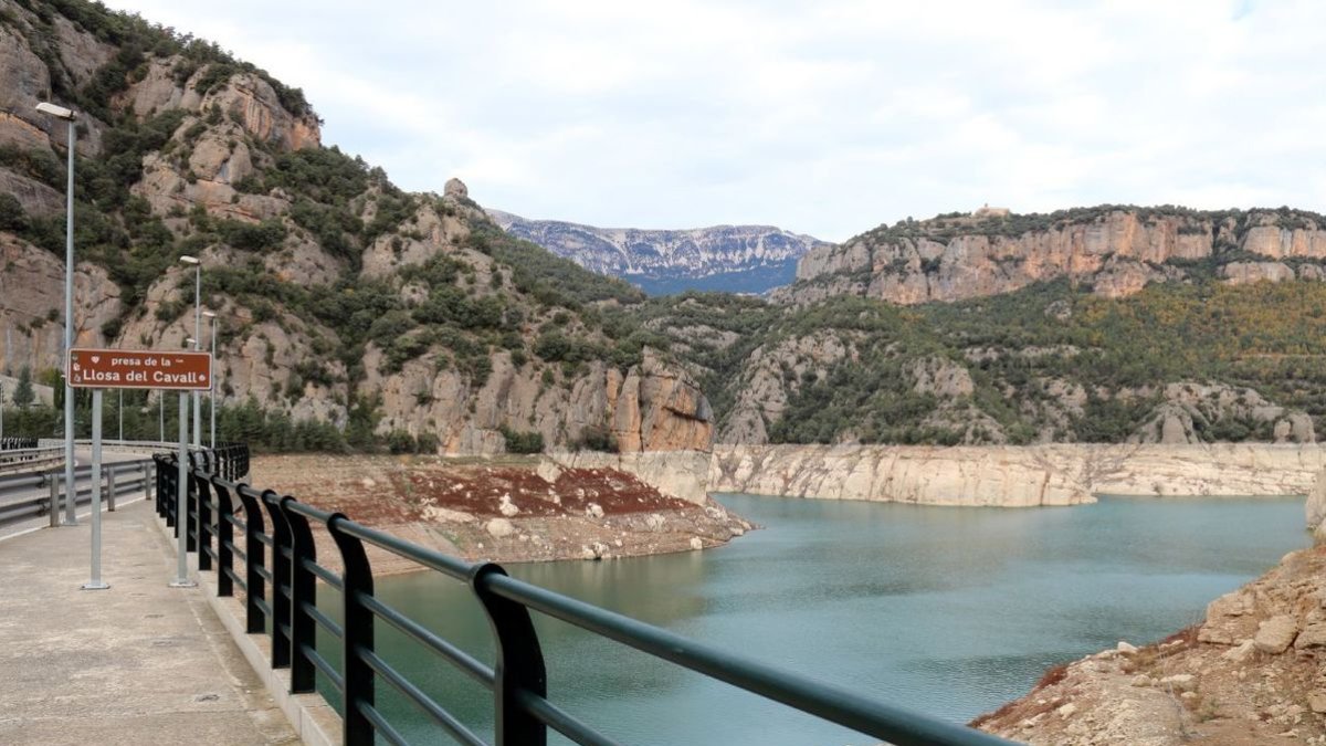 El pantà de la Llosa, al curs del riu Cardener. - C. C. SOLSONÈS