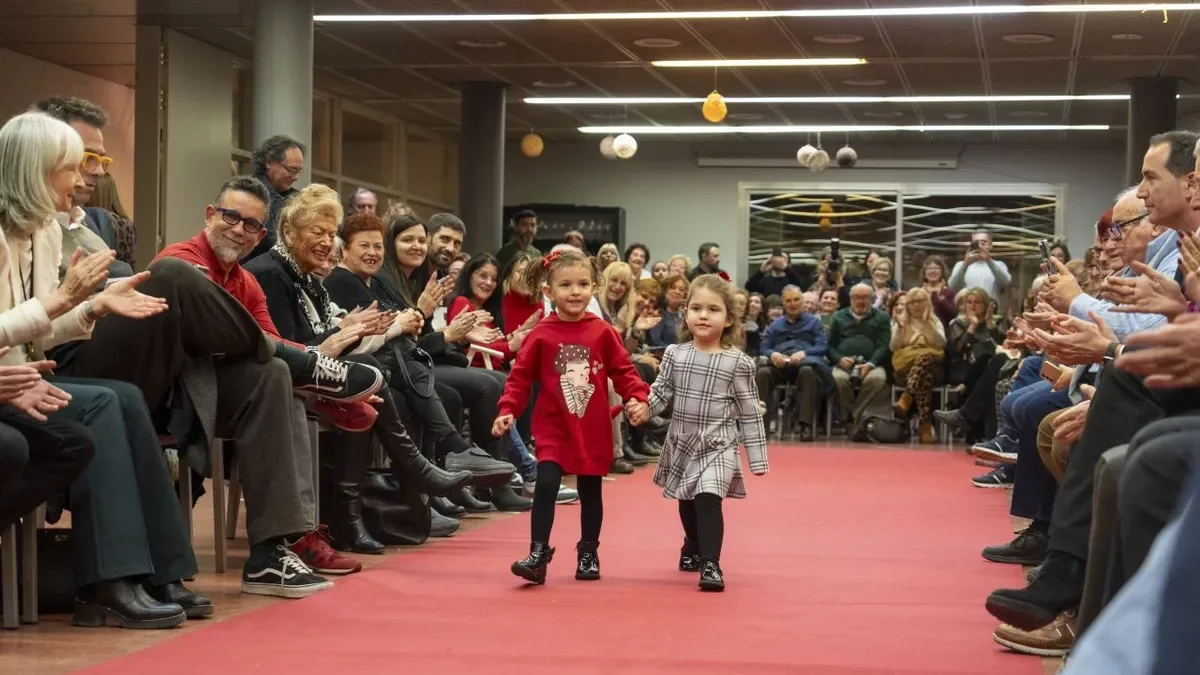 Desfilada solidària amb l’entitat Adima - PAU PASCUAL PRAT