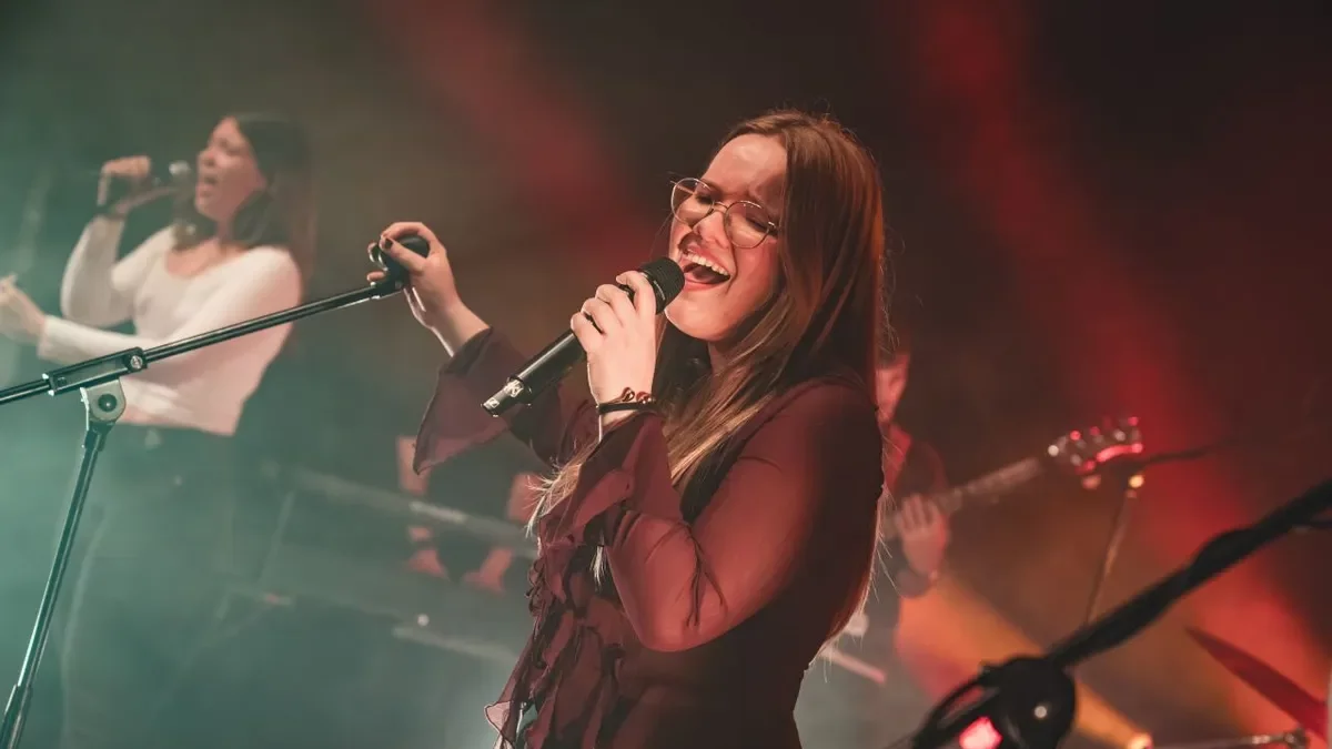 La cantante Paula Milara durante su actuación final. - ISMAEL BOLDÚ