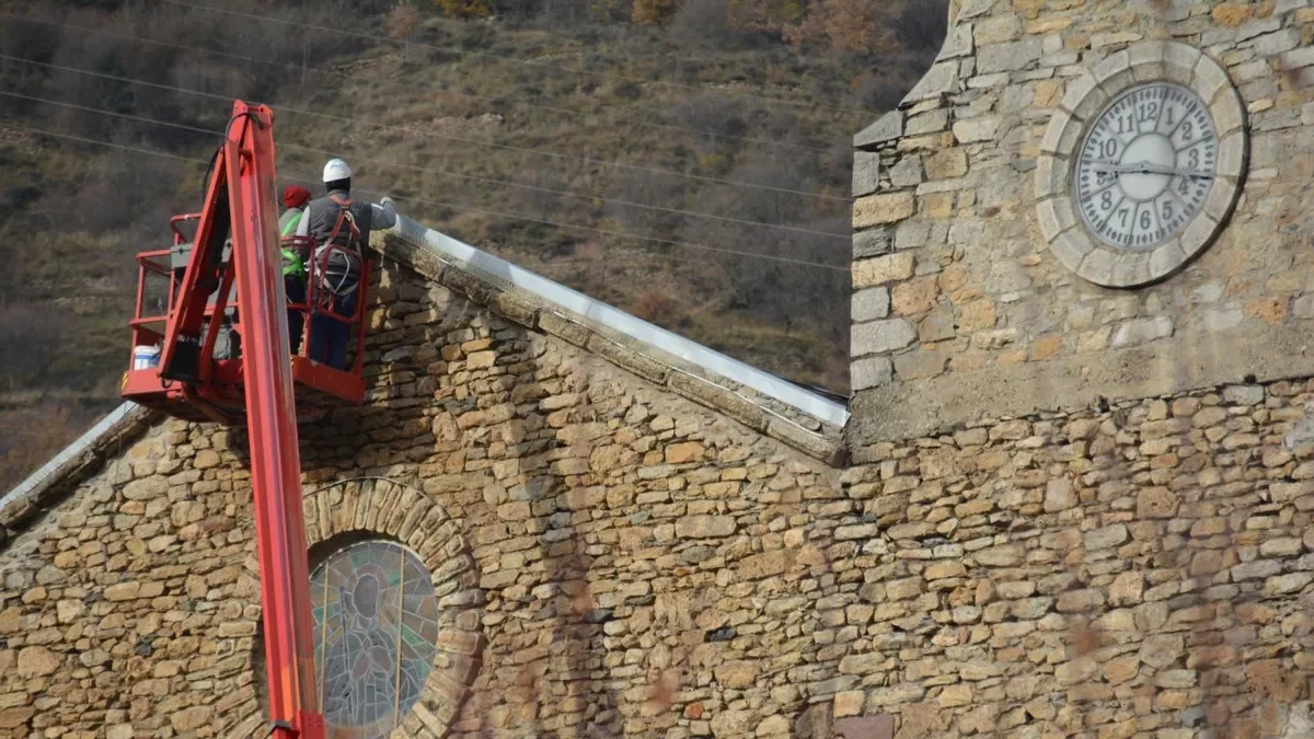 Reabre al público la iglesia de Sort tras las obras por desprendimientos - EDGAR ALDANA