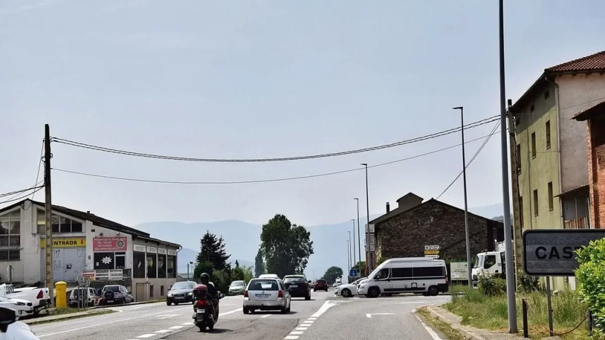 La intersecció entre l’N-260 a Montferrer i la carretera local. - C.SANS