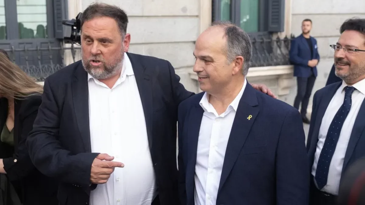 El líder d’ERC, Oriol Junqueras, amb el secretari general de Junts, Jordi Turull. - EUROPA PRESS