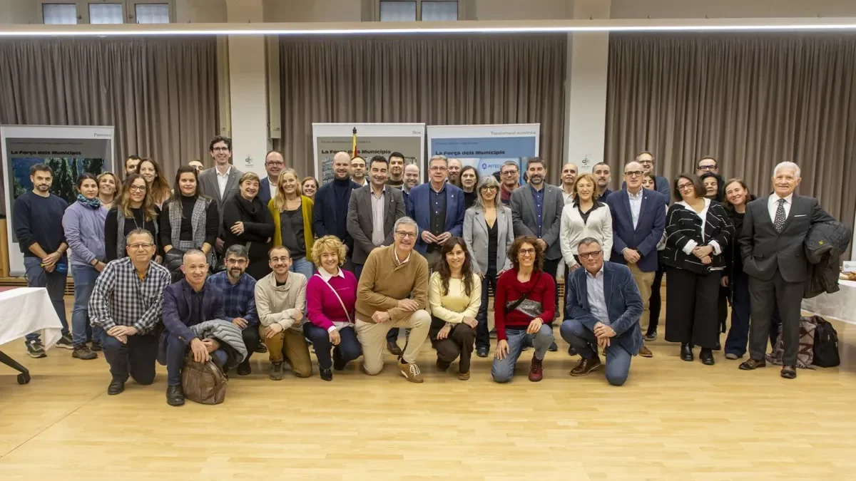El tradicional desayuno de la Diputación con los periodistas a las puertas de la Navidad. - JORDI ECHEVARRÍA