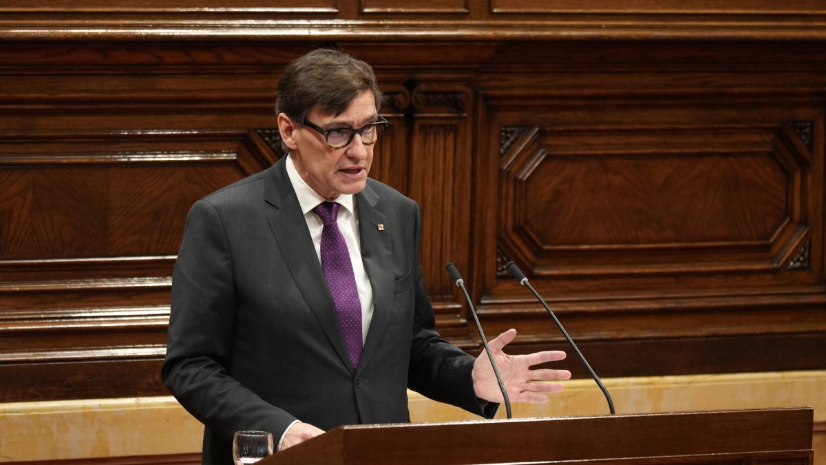 El president del Govern, Salvador Illa, aquest dimecres durant la seua compareixença al ple del Parlament.