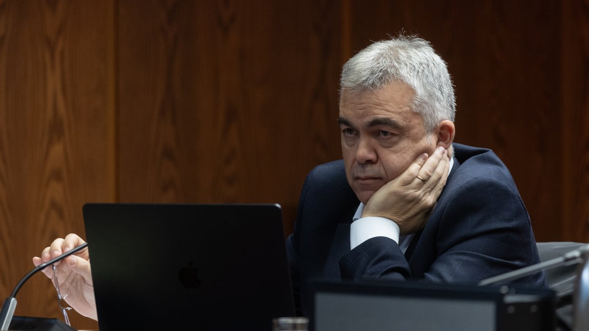 El ex secretario de Organización del PSOE Santos Cerdán durante la Comisión de Investigación del ‘caso Koldo’ este miércoles en el Senado.