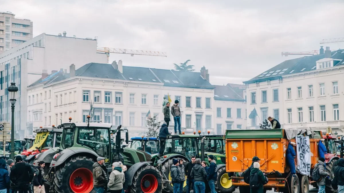 Los tractores bloquearon el centro de Bruselas. - EUROPA PRESS