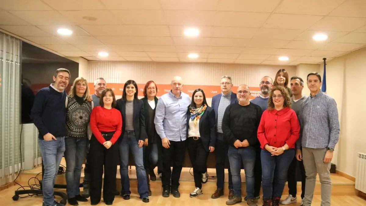 Foto de grupo de cargos públicos y dirigentes de ERC. - ACN