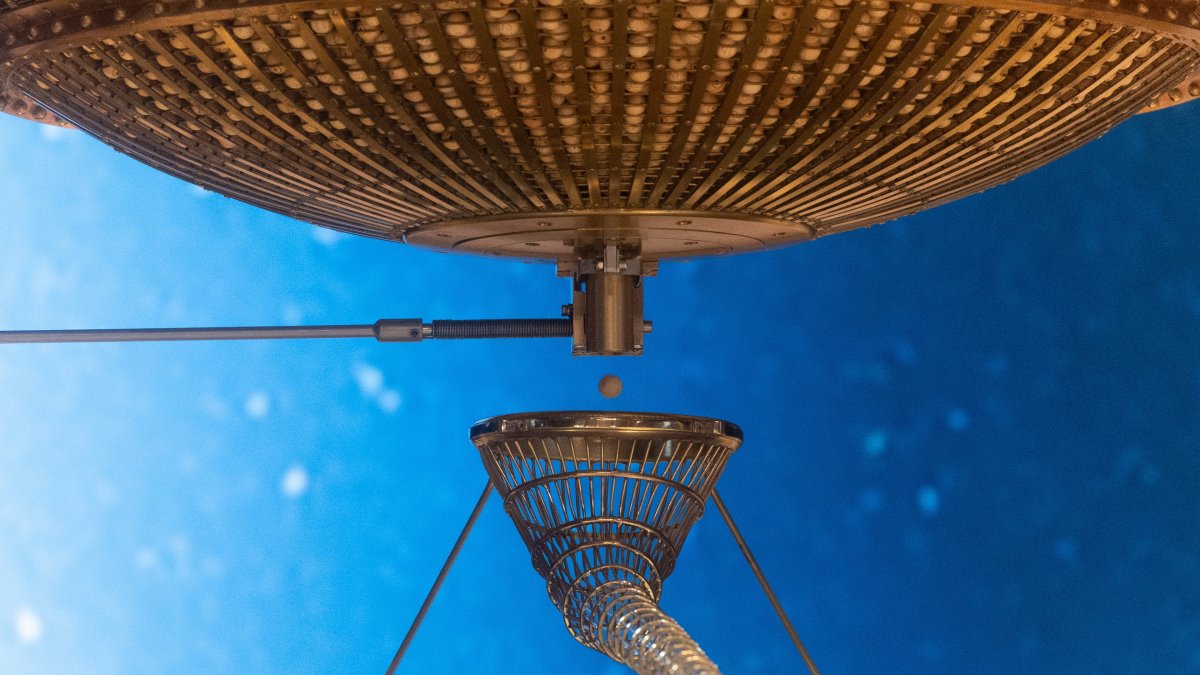 Arxiu - Celebració del Sorteig Extraordinari de la Loteria de Nadal 2024, al Teatre Real, a 22 de desembre de 2024, a Madrid (Espanya)