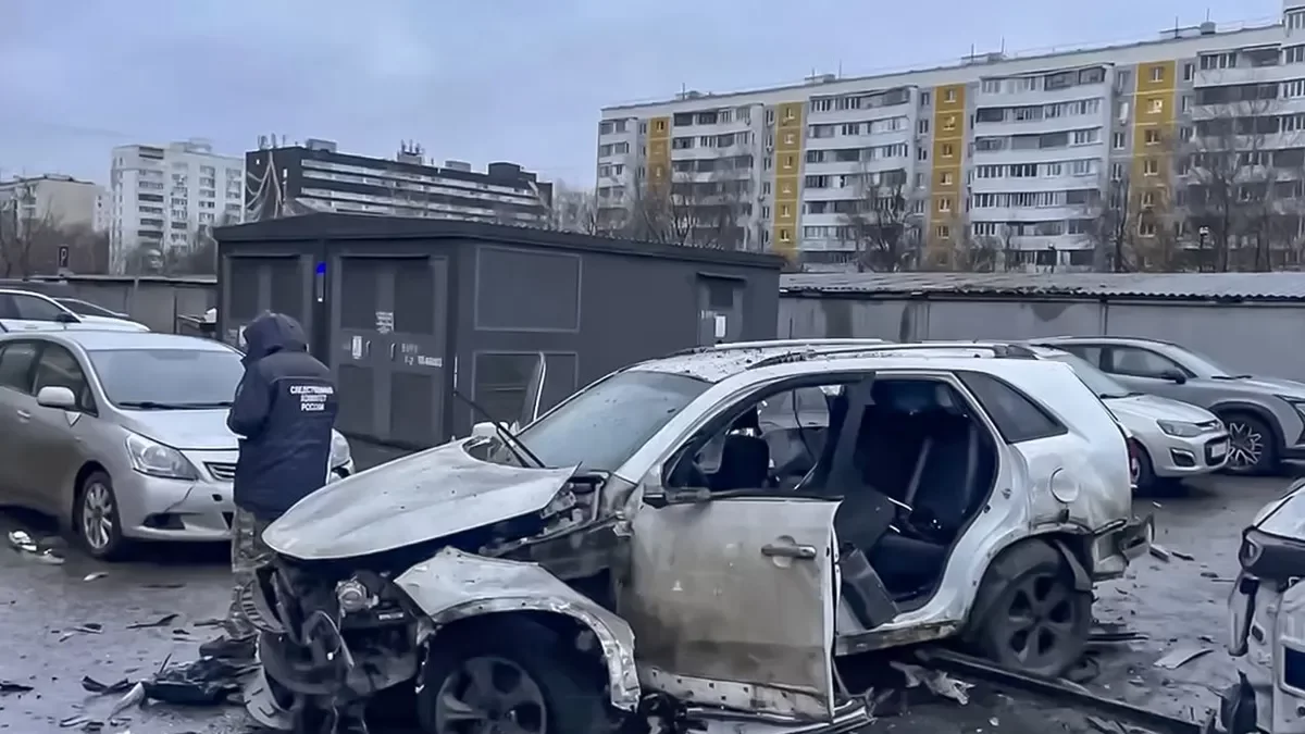 Estat en el qual va quedar el vehicle del militar rus després de l’explosió als carrers de Moscou. - EFE/EPA/RUSSIAN INVESTIGATIVE COMMITTEE