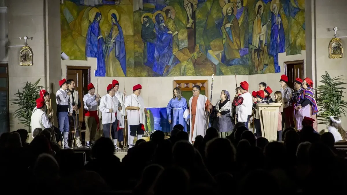 L’Agrupació Teatral TOAR va representar ahir l’obra a la parròquia del Carme de Lleida. - JORDI ECHEVARRIA