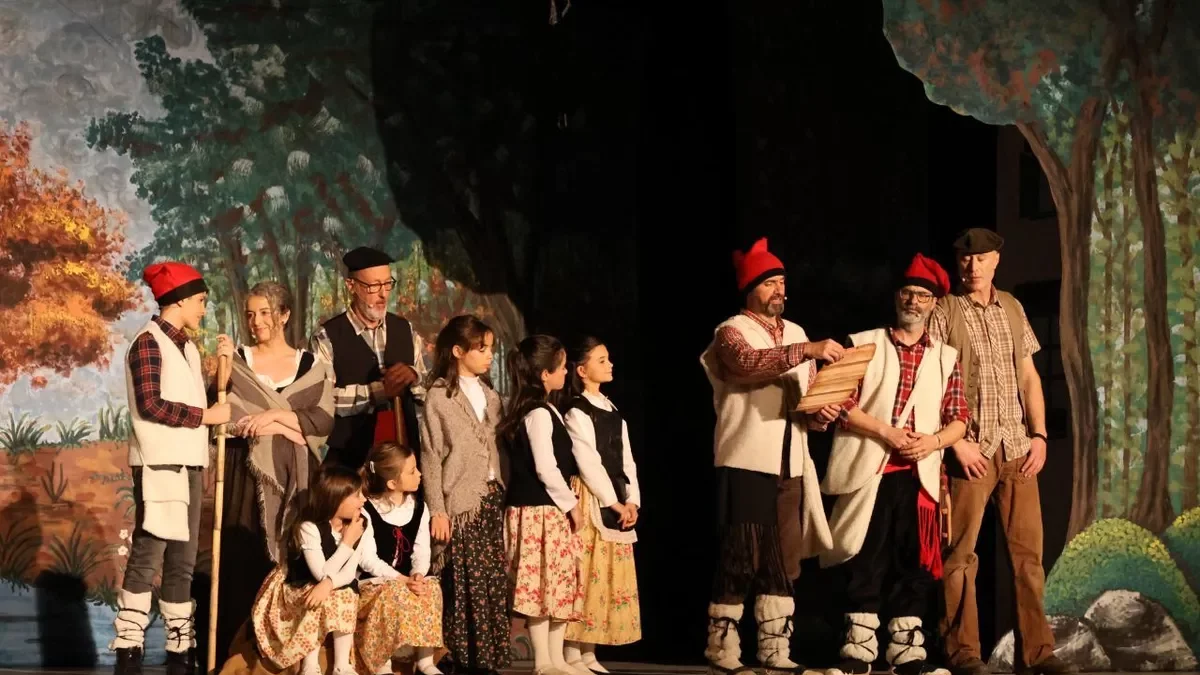 ‘Los pastorets’ sirvieron para iniciar las fiestas. - J.GÓMEZ