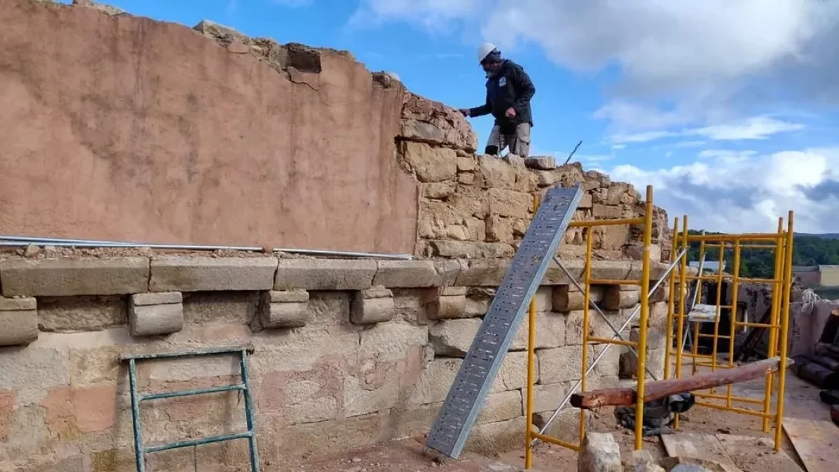 Les obres que es porten a terme per a la restauració del temple. - A.V.