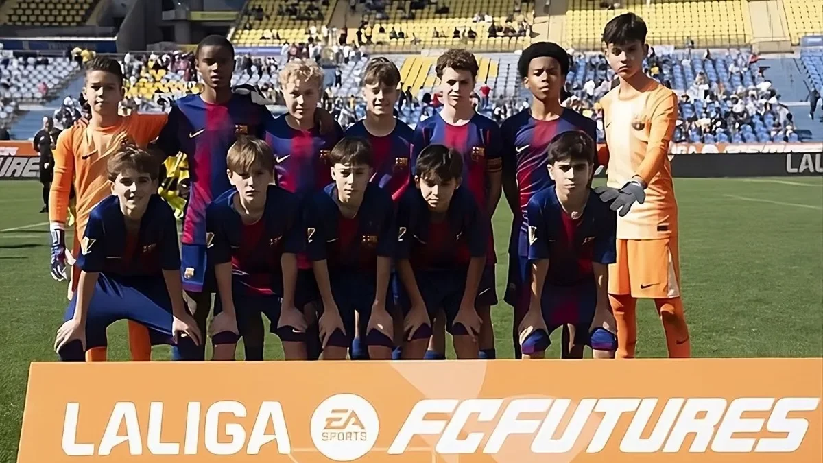 L’onze inicial amb el qual el Barça va debutar en el torneig.