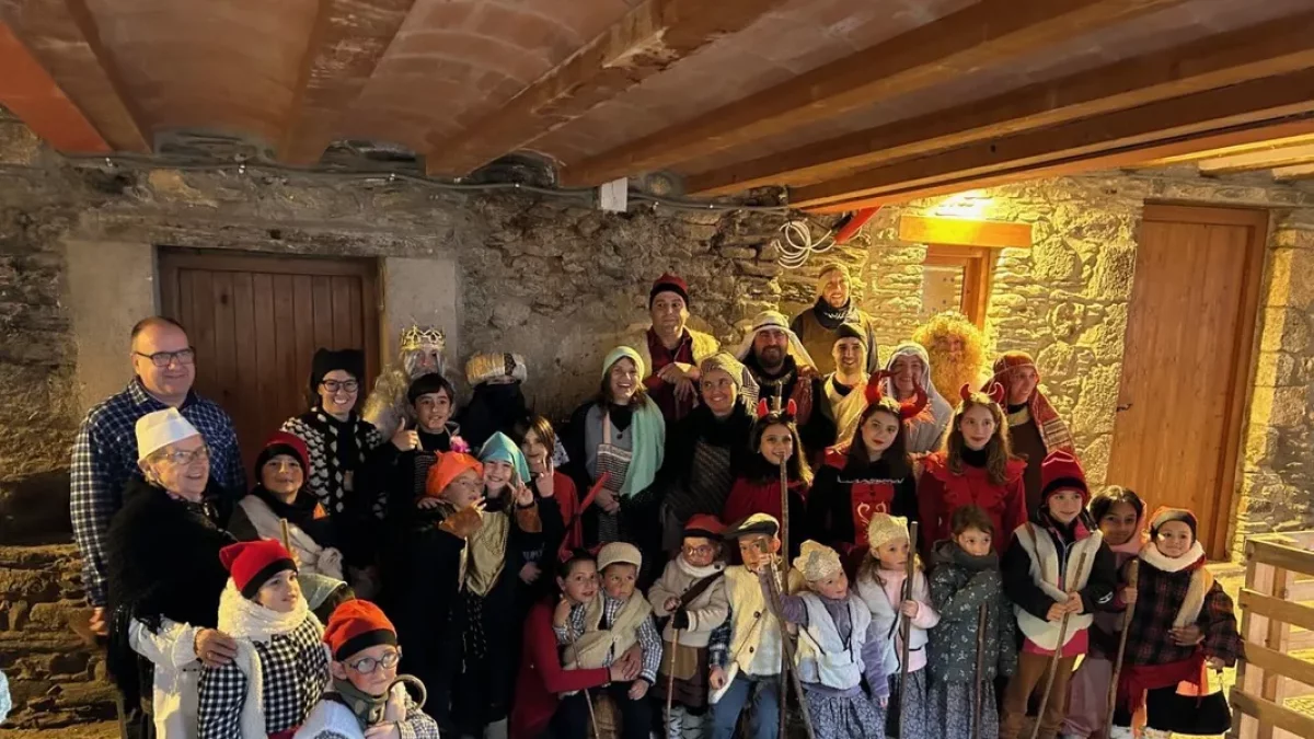 Algunos de los figurantes participantes en el pesebre viviente de Rialp. - COMISSIÓ FESTES RIALP