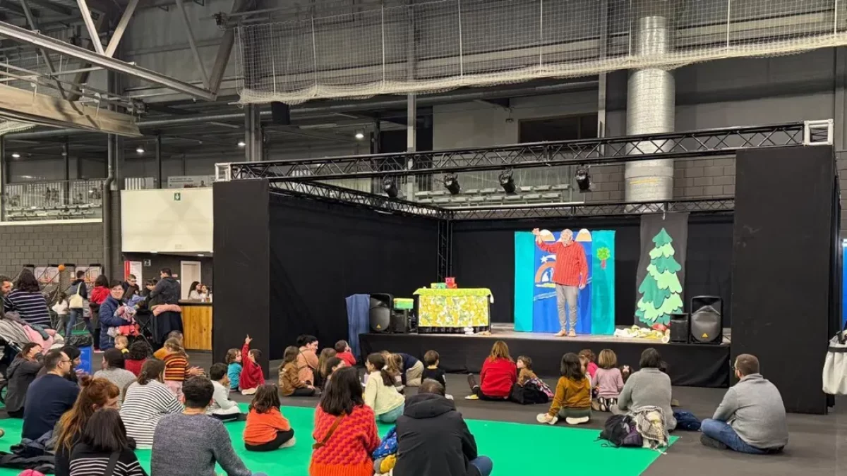 El Cosmolúdic de Balaguer abrió ayer sus puertas con varias propuestas para los más pequeños. - RÀDIO BALAGUER