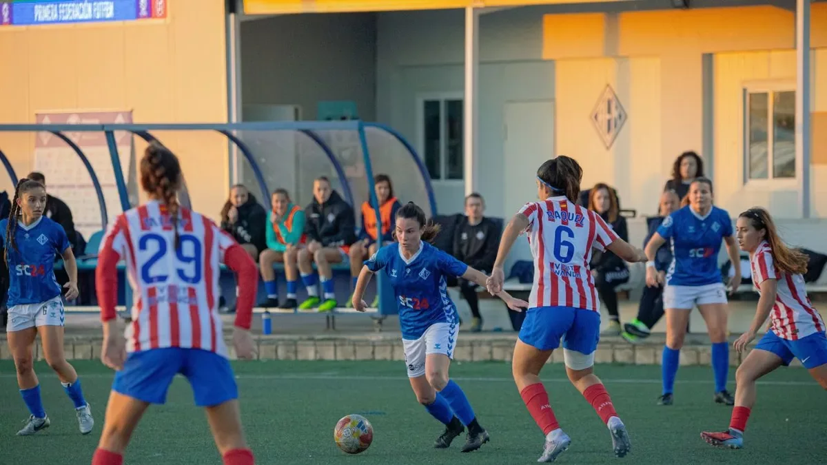 Imagen de archivo del último partido del AEM en el Recasens ante el Atlético de Madrid B. - MARC DOMINGO