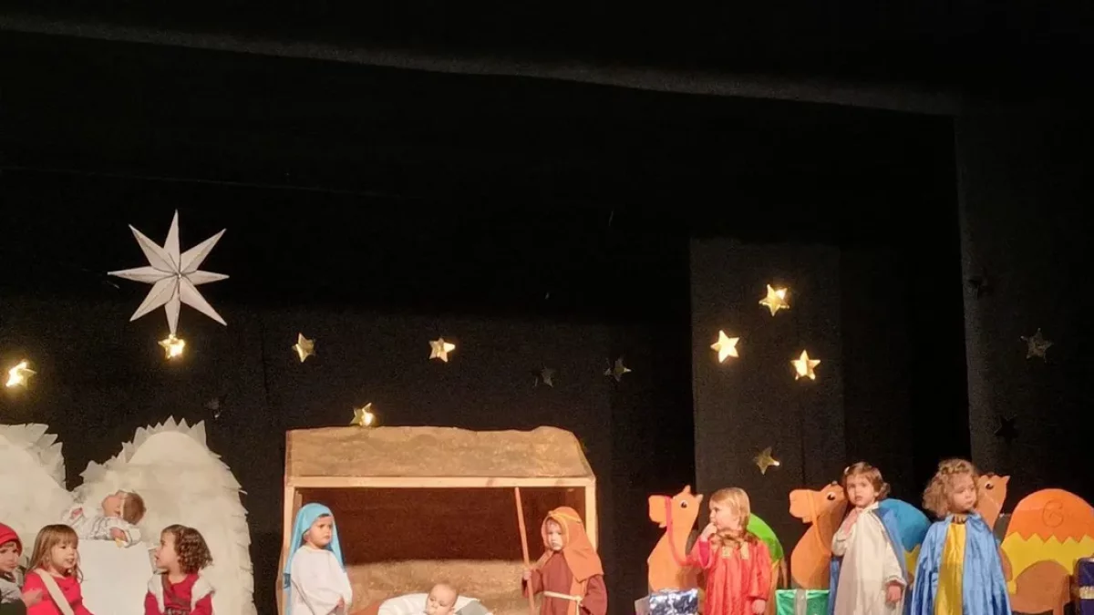 Els més petits, durant la representació. - A.GOLMÉS