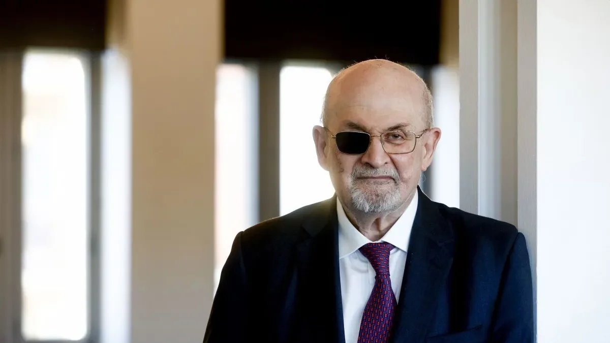 Salman Rushdie torna a la ficció després de l’atac sofert el 2022. - EFE