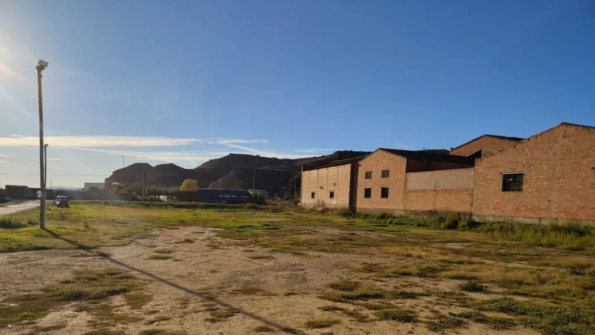 Zona per a l’aparcament de l’àrea esportiva. - A.A.