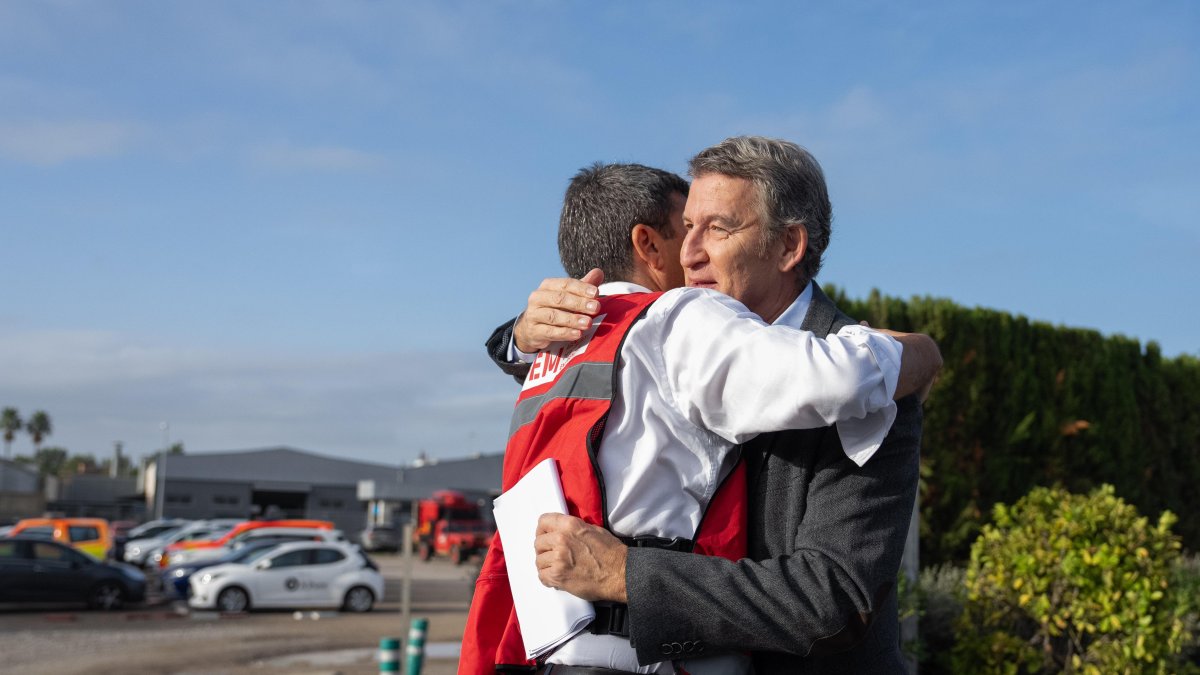 Carlos Mazón y Alberto Núñez Feijóo, en un encuentro durante la gestión de la dana de la Comunidad Valenciana.