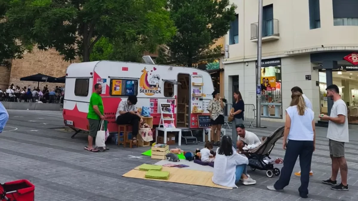 Imatge d’arxiu de la SexTruck, en un dels seus periples. - COOPERATIVA MAGRANES/ACN