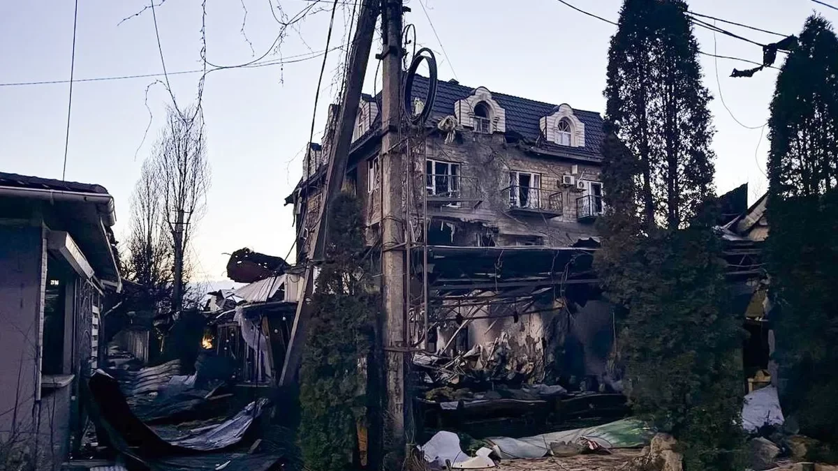 Danys causats per un atac amb un dron ucraïnès a Kherson. - EUROPA PRESS / CONTACTO / DANIIL MIKHAILOV