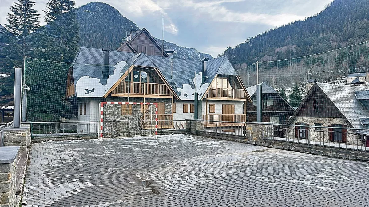 Era pista esportiva ena qu’ei prevista installar ua cubèrta.