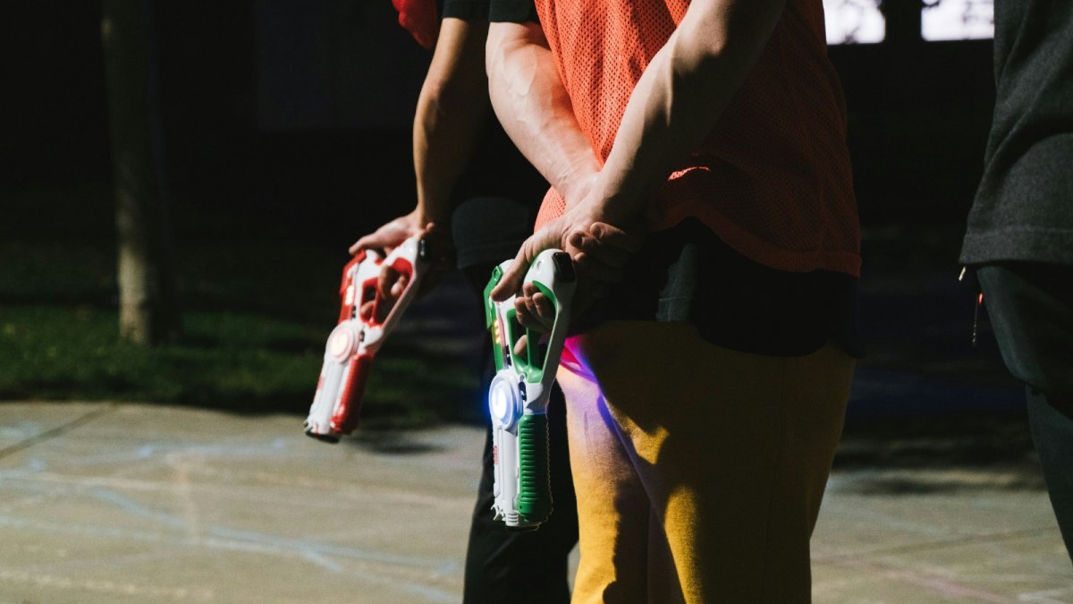 Imatge d'unes joguines amb llum làser.