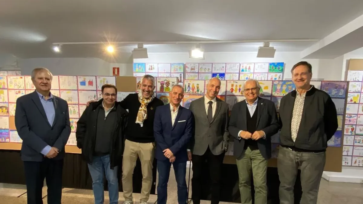 La actual junta directiva de la asociación de los Reixos de Lleida, presidida por Òscar Caberol. - JORDI ECHEVARRIA