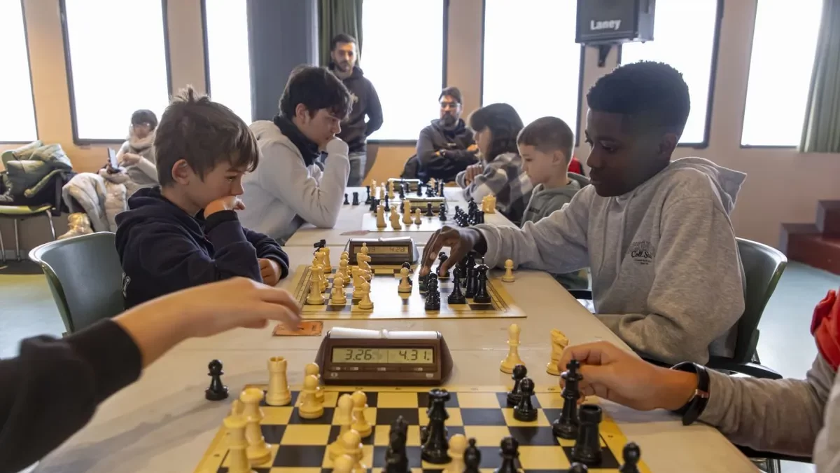 Ajedrez en Navidad, un clásico en Pardinyes - JORDI ECHEVARRIA