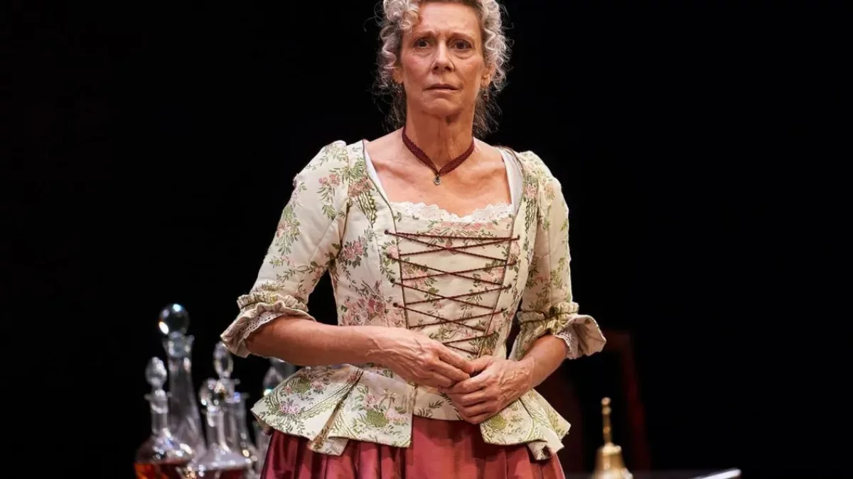 Àngels Gonyalons en ‘La corona d’espines’, una obra que Sagarra situó en la Solsona del XVIII. - DAVID RUANO/TNC