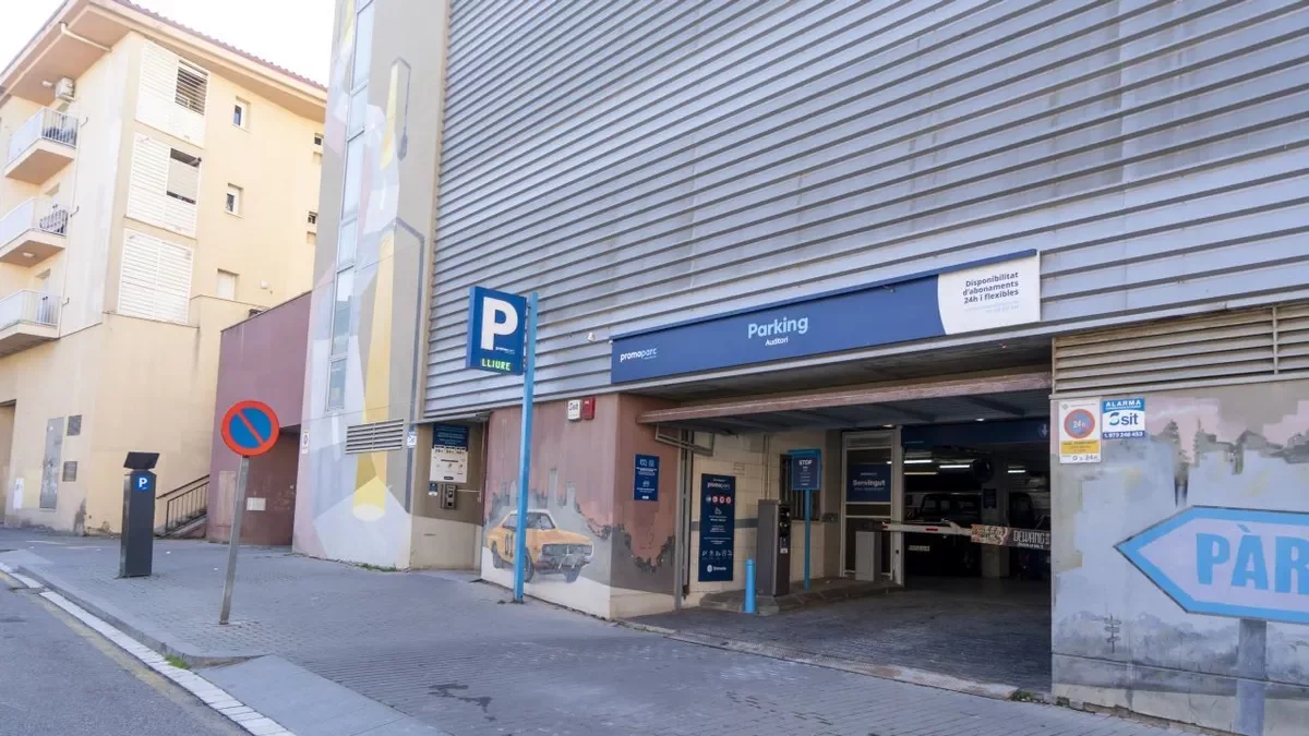 El pàrquing de l’Auditori, al carrer de la Parra, es manté com el més car de la ciutat. - AMADO FORROLLA