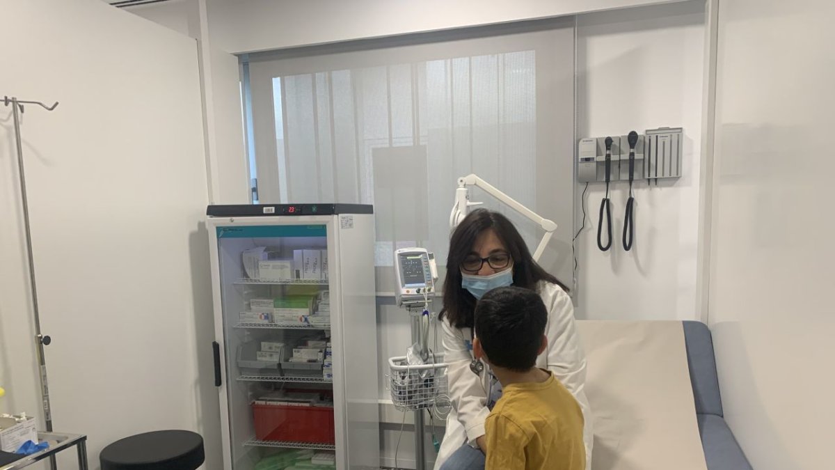 Imatge d’arxiu d’una consulta de pediatria al CAP d’Onze de Setembre.