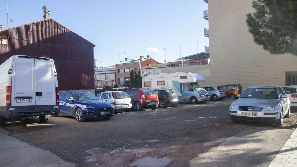 El solar de Tàrrega que el consistori va cedir a la Generalitat per construir aquests 25 pisos. - LAIA PEDRÓS