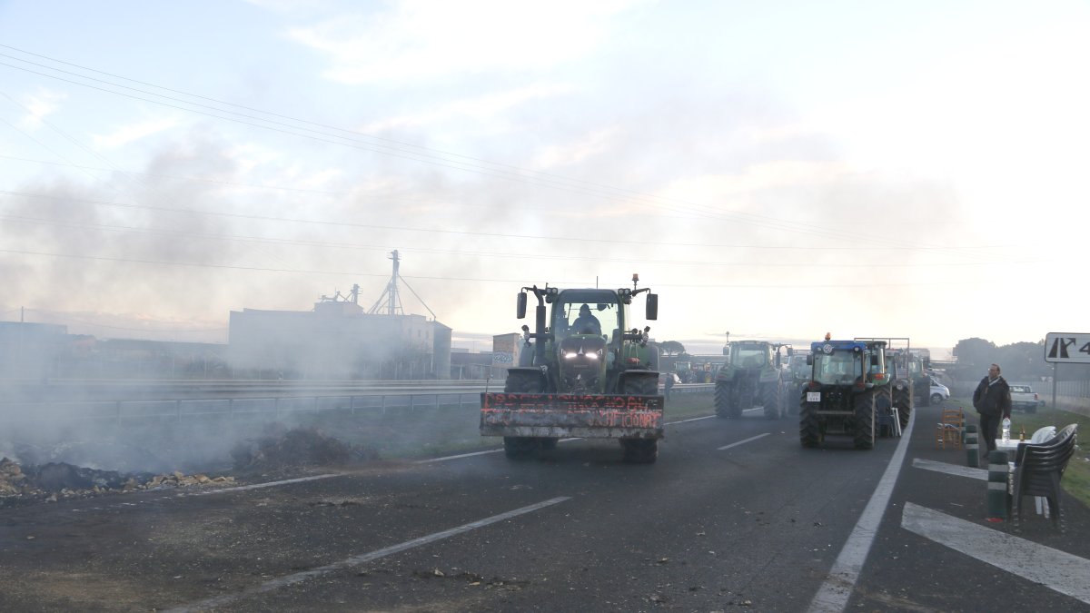 La concentració a l’A-2 a Fondarella aquest divendres al matí.