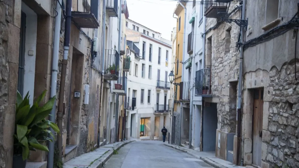 L’habitatge en què van robar es troba al carrer del Castell, al centre històric de la ciutat. - LAIA PEDRÓS