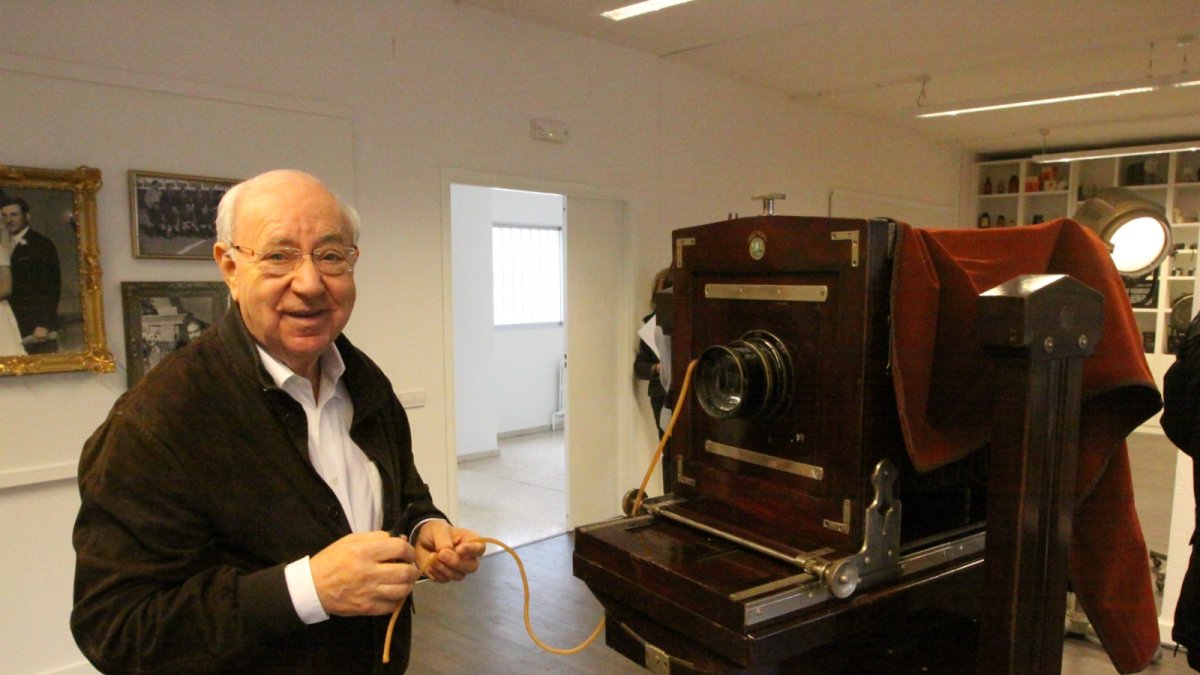 Muere el fotógrafo y jogueter Josep Porta Ballespí